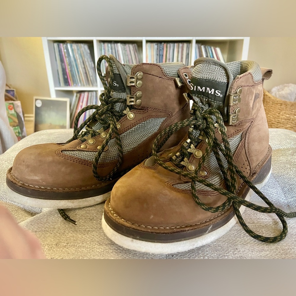 Simms Men’s Size 6 Felt Sole Lace Up Wading Fishing Boots